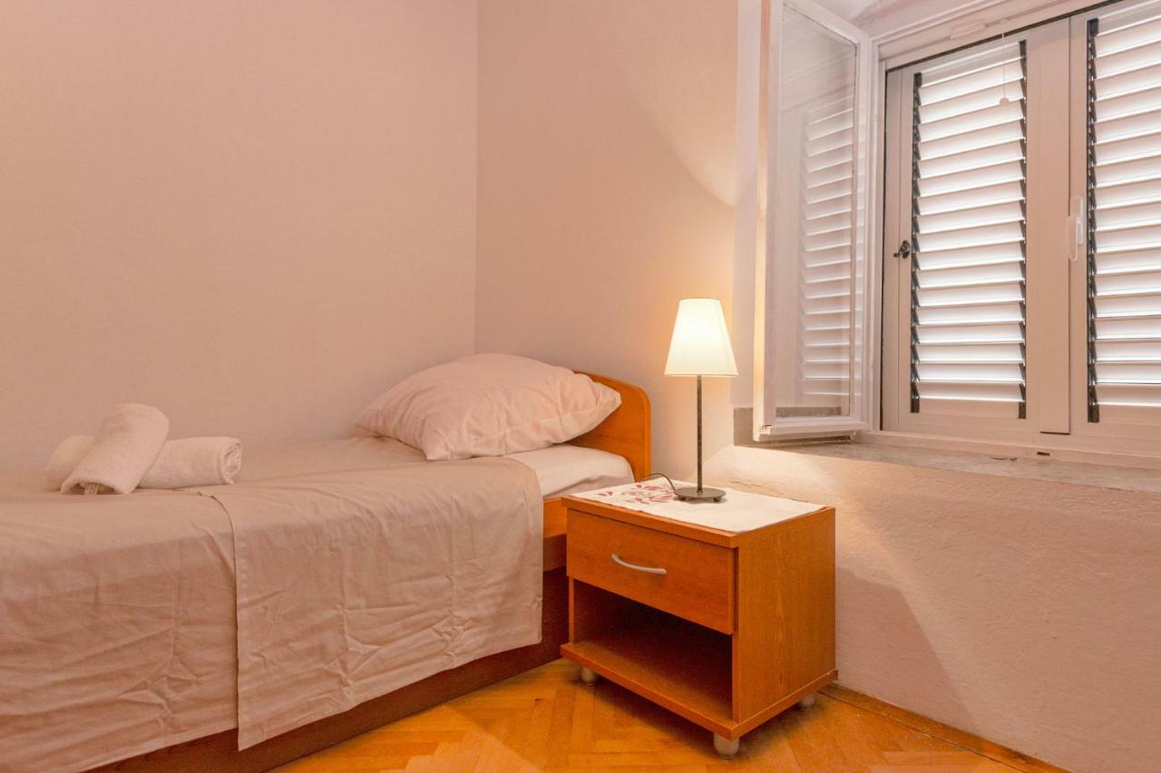 Apartment Mediteran Stari Grad  Kültér fotó